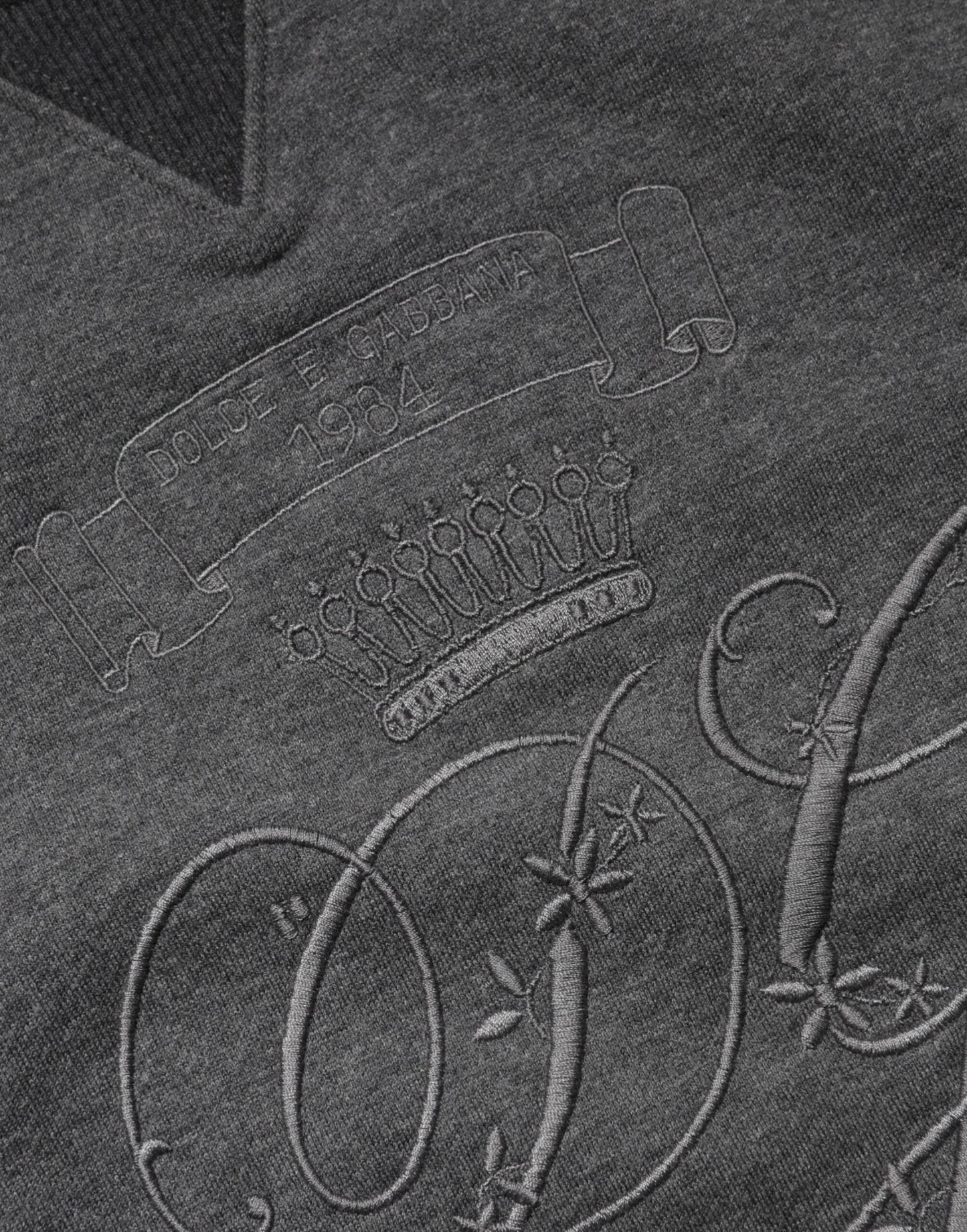 Suéter Dolce & Gabbana gris con logo DG bordado