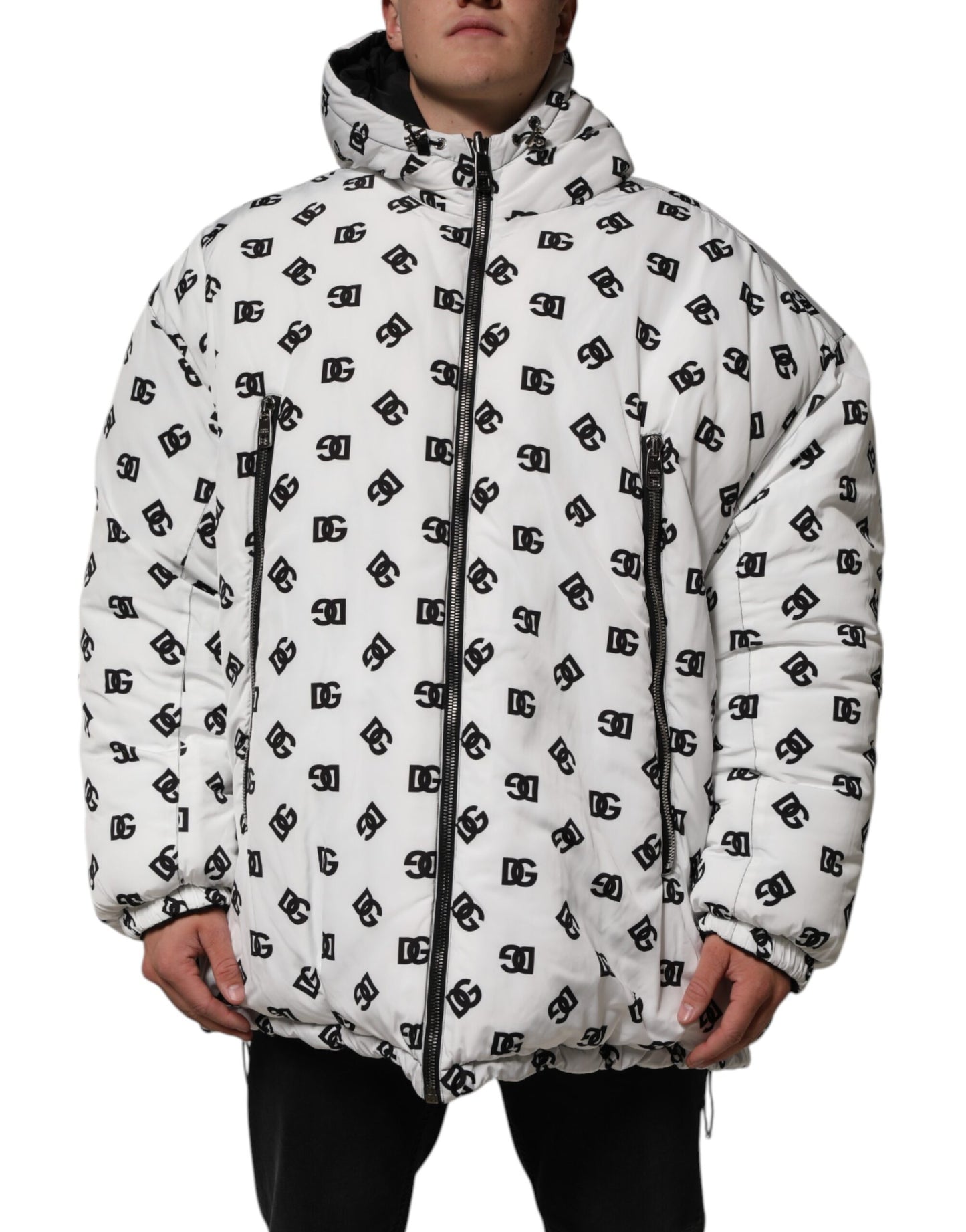 Doudoune à capuche Dolce & Gabbana blanche monogrammée DG