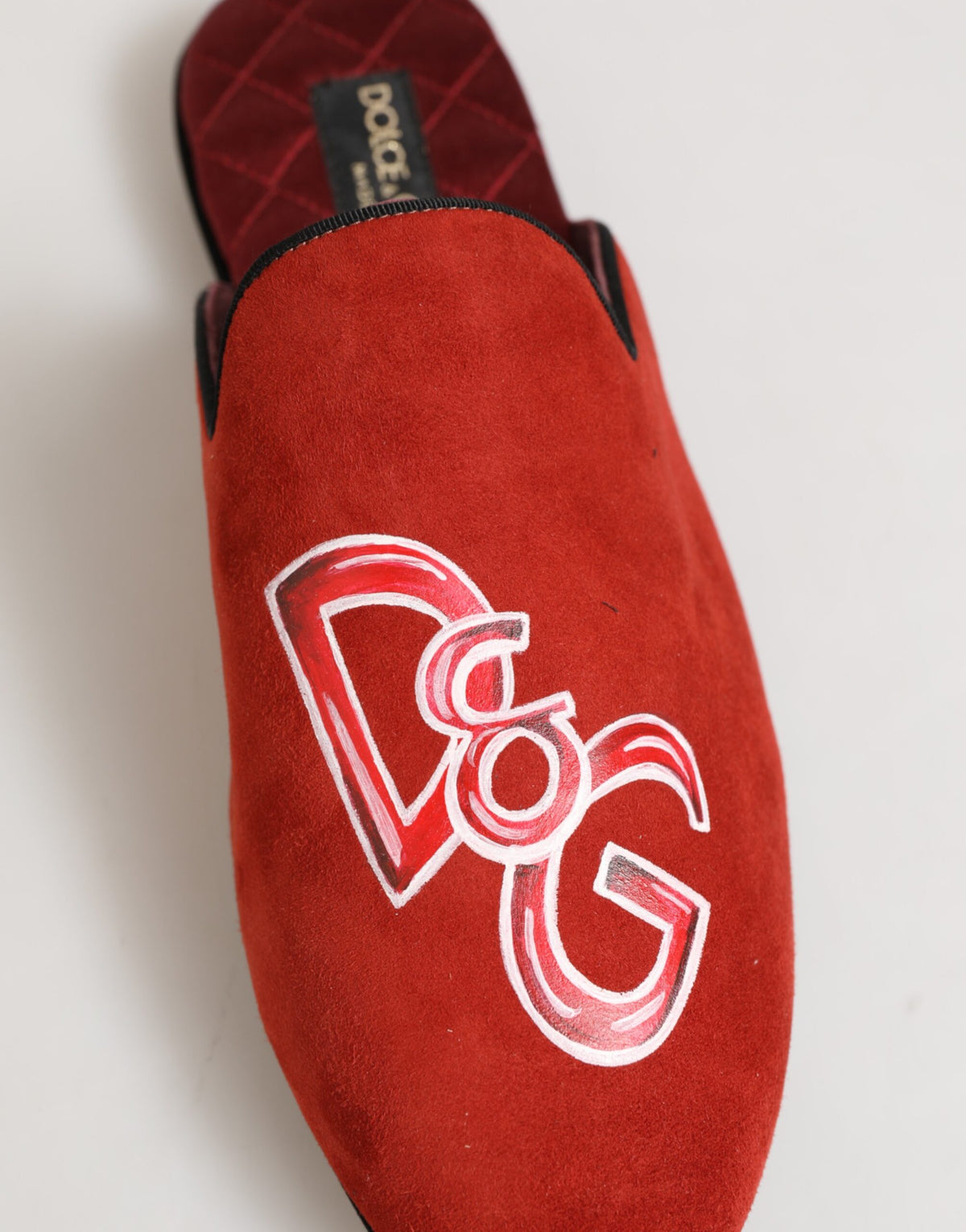 Chaussons Dolce & Gabbana rouges en daim DG King pour homme