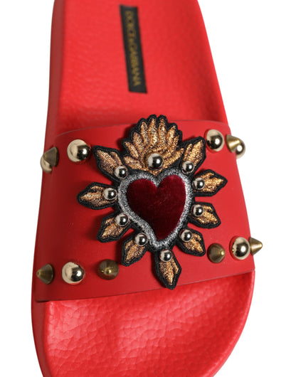 Mules Dolce & Gabbana rouges à clous Sacré-Cœur Chaussures de plage