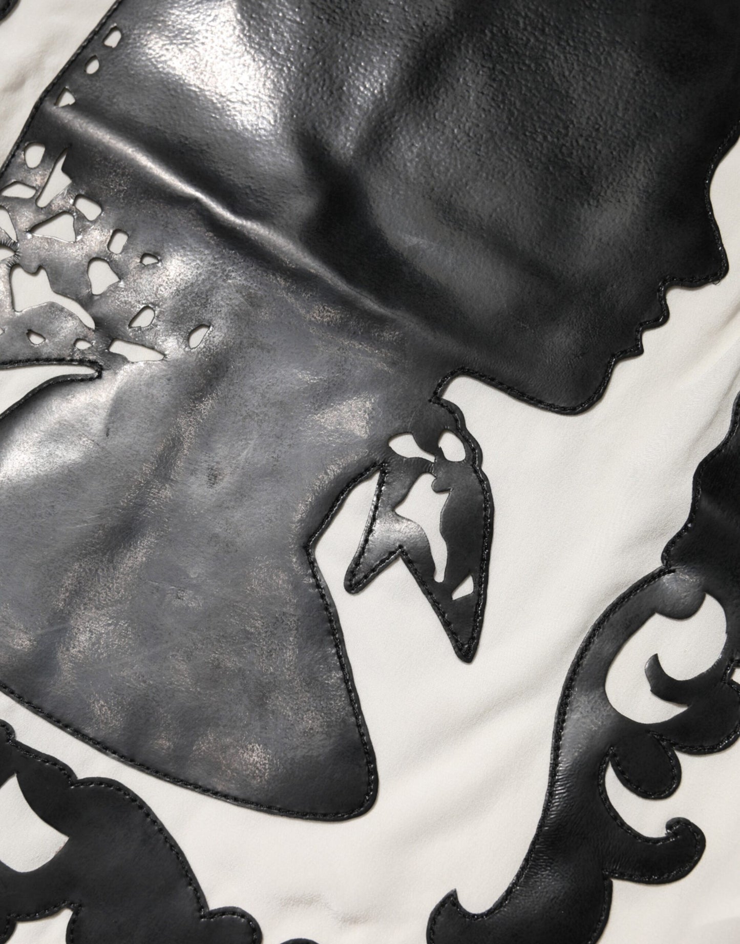 Top de manga corta Dolce & Gabbana de seda crema con detalle de silueta