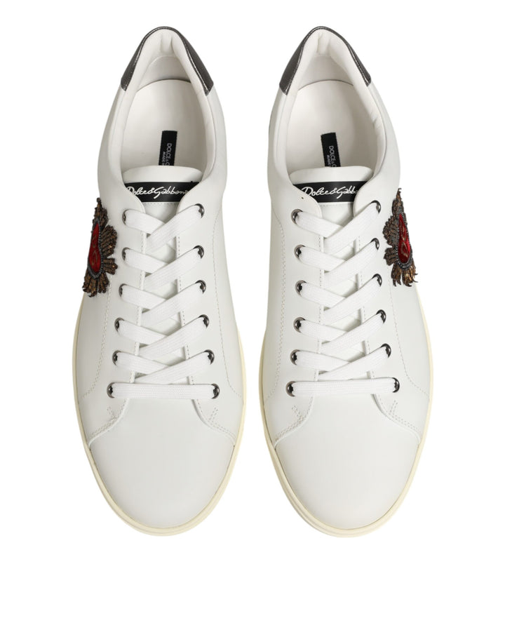 Zapatillas Dolce & Gabbana de cuero blanco adornadas con corazones