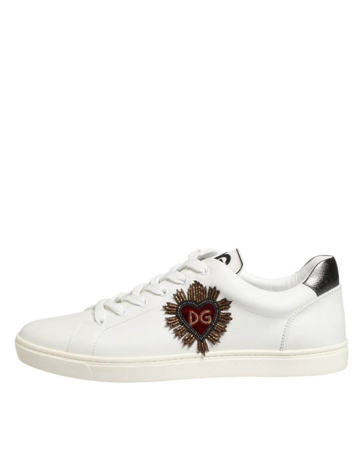 Zapatillas Dolce & Gabbana de cuero blanco adornadas con corazones