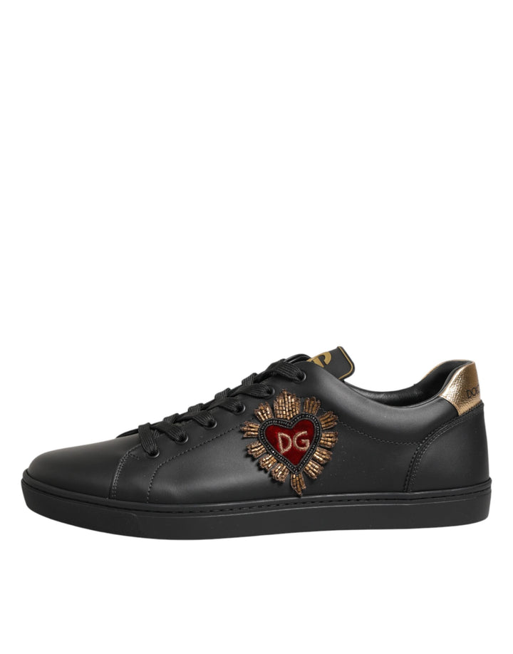 Zapatillas Dolce & Gabbana de cuero negro adornadas con corazones