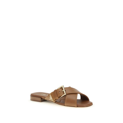 Sandalias planas Prada de piel de becerro marrón Bos Taurus