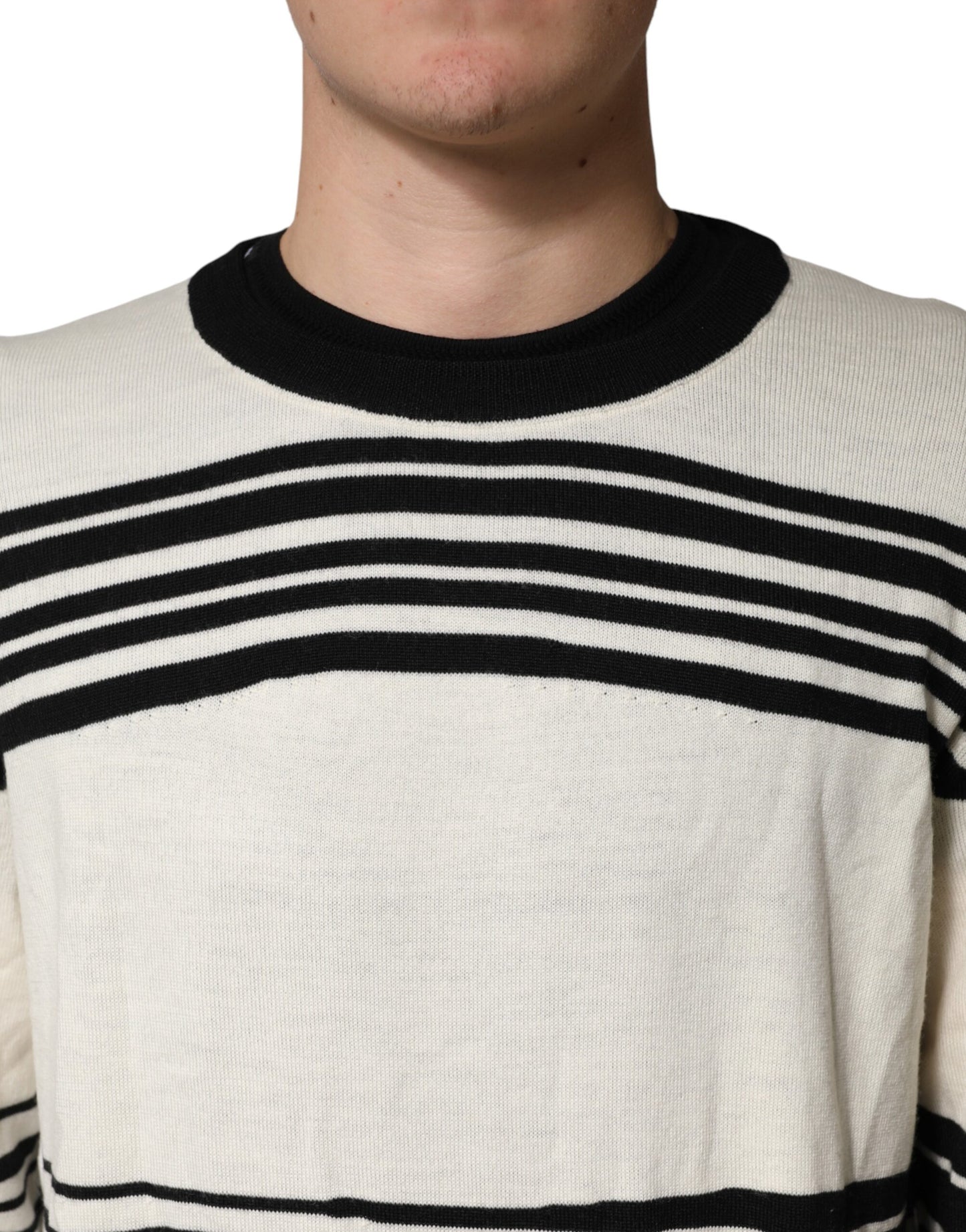 Suéter Dolce & Gabbana de rayas blancas y negras con cuello redondo