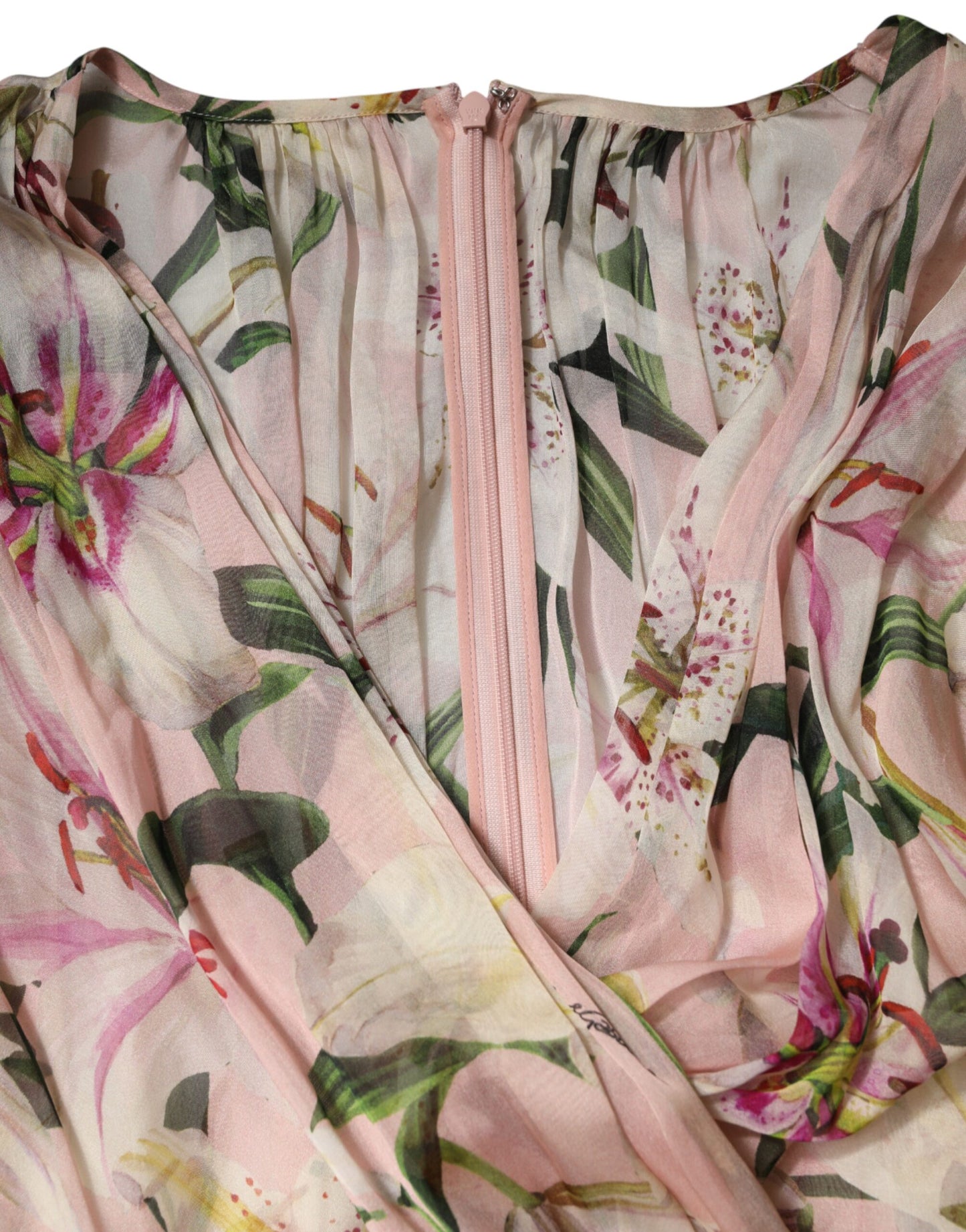 Vestido Largo Plisado con Estampado de Lirios Rosas de Corte Evasé de Dolce & Gabbana